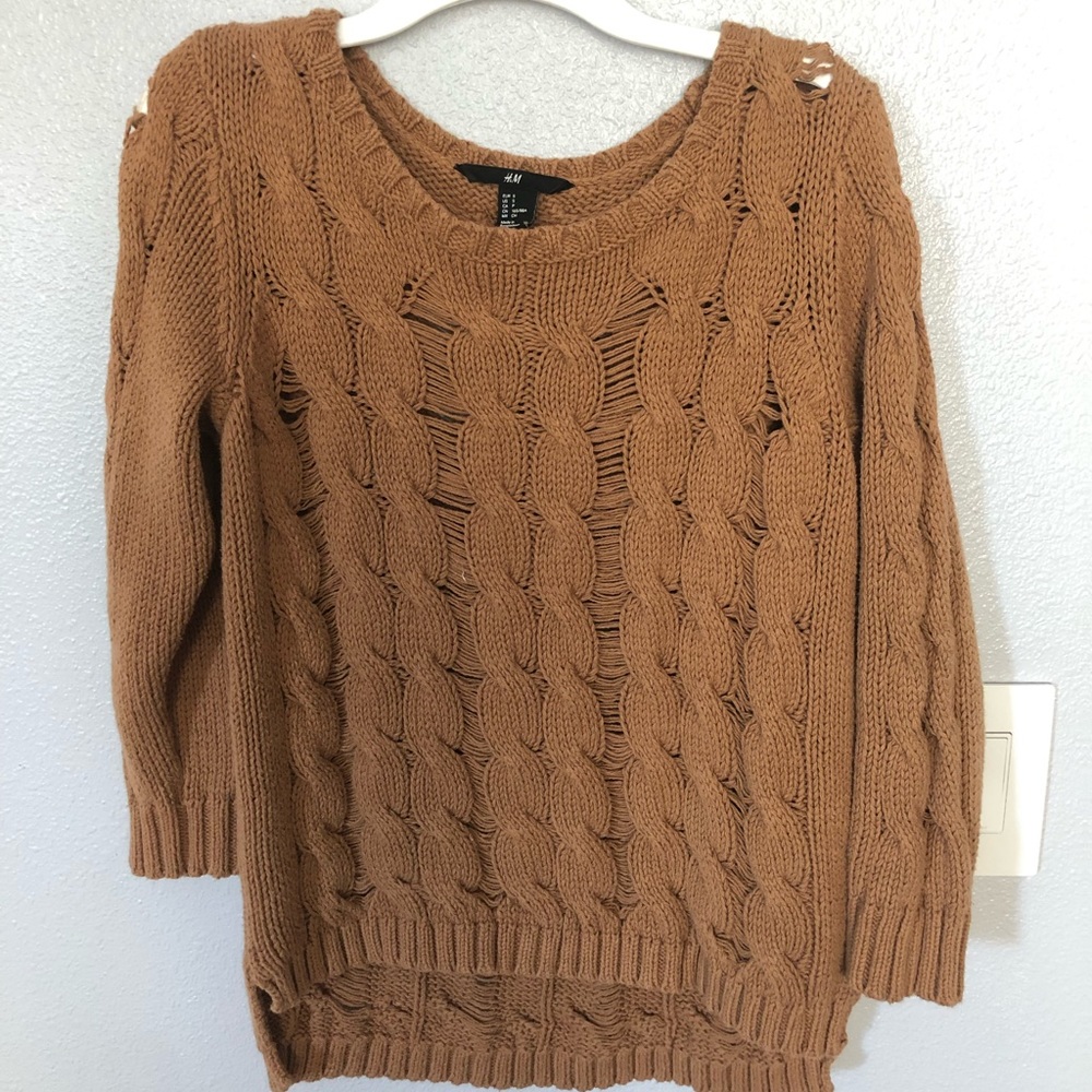Sweater in camel. Size S.